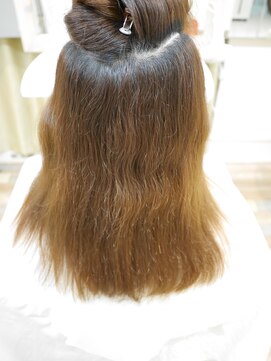 レスキューヘア 首里坂下店 【縮毛矯正専門店】施術前:ハチ上(E様)