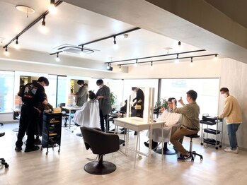 トモズヘアデザイン(Tomo's Hair Design)の写真/大和駅徒歩3分/20時迄営業★期待以上の仕上がりに通うのが楽しみになる。思わず内緒にしたくなるサロン