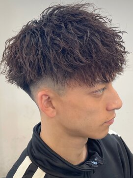 バース バイ ハピネス(BIRTH by happiness) 奈良ツイストスパイラルパーマフェードショートマッシュ