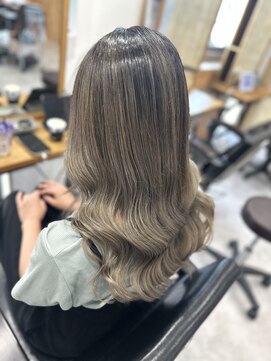 アグ ヘアー トリコ 久喜3号店(Agu hair trico) ハイライトミルクティーベージュ