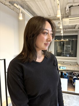 ヌープヘアーアイス(NUUP.hair ici) 20代30代寒色系カラーシースルーバンク艶感ストレート透明感