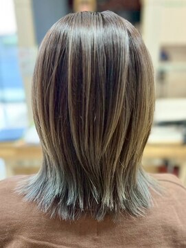 ヘアークリアー 春日部 おしゃれな大人のデザインカラー エアタッチ ブルーシルバー