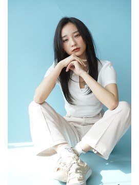 ルフュージュ バイ プロデュース 相模大野店(Refuge by Produce) 暗髪/レイヤーカット/長めバング