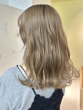 ロジェ(loje) 20代30代40代 オリーブグレージュ/大人ガーリー似合わせカット