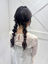 ハウス(HAUS.)&nbsp;ツイン編み下ろしヘア