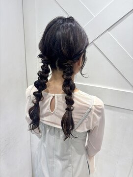 ハウス(HAUS.) ツイン編み下ろしヘア