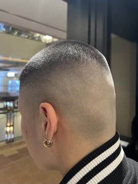 ヨシザワインク プレミアム 横浜 桜木町店(YOSHIZAWA Inc. PREMIUM) シャープなボウズスキンフェードバズラインアップバーバー