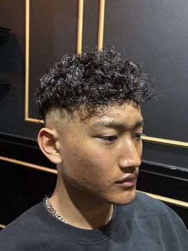 オトコデザイン(OTOKO DESIGN) スペインカール フェードカット メンズ