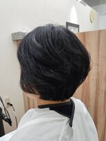 ヒビ(hibi)&nbsp;上品な丸みの大人ショートボブ