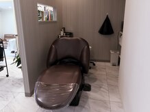 プライベートヘアサロン クレオ(Private Hair salon CREO)の雰囲気（フルフラットの寝心地の良いシャンプー台をご用意しております！）