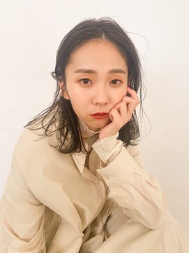 テトヘアー(teto hair) センターパート束感大人イルミナカラーロブアンニュイこなれ感