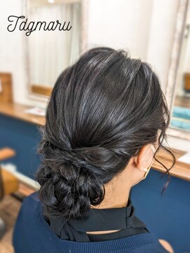 タグマル ナチュラルな束感の上品シニヨン☆