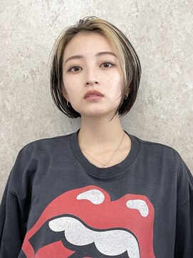 サンク 原宿 表参道(cinq) ダブルカラーケアブリーチインナーカラーイルミナカラーミニボブ