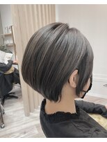 ロエネ(LOENE)&nbsp;【ルイstyle】ショートボブのグラデーションカラー