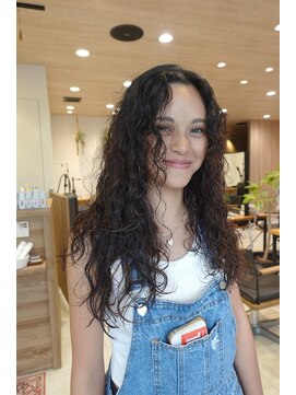 ミューズ バイ ケンジ(MUSE by KENJE) long curly