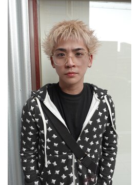 シイ(SIE) ブロンドショート×アクティブショート