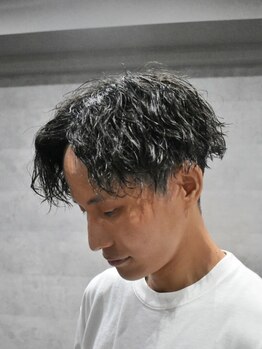 バーバーハウス ラヴィ(Barber House Lavie)の写真/【脱・無難スタイル】こだわりのメンズカット&メンズパーマ【四ツ谷/メンズカット/理容室/眉毛サロン】