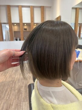 ヘアショップ エヌアンドエー 久喜菖蒲店(hair shop N&A) おしゃれな白髪染めハイライト×ショートボブ