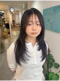 韓国風ロングレイヤーで柔らかく動く暗髪スタイル