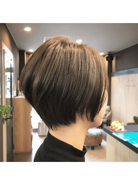 ビスカ(Bisca) 前下がり大人のショートボブ