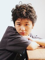 繭&nbsp;［横坂］メンズライクなショートパーマ
