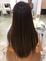 レオ 幸手(Leo)&nbsp;20代30代艶感ストレート♪髪質改善カラーミルクティーベージュ