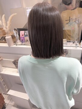 ネオリーブカフ 鶴ヶ峰店(Neolive caff) さりげなハイライト×オリーブベージュ×切りっぱなし