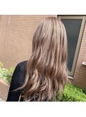 柔らかいピンクベージュ