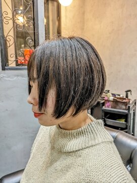 フィール バイ エミタス(Feel by emi+) 前下がりショートボブ