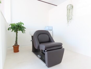 サイレントヘアー(silent hair)の写真/【貸切美容室/木之庄】頭皮から健康的な髪へ導くヘッドスパ♪日々の疲れを癒しながら、頭皮環境を整えます
