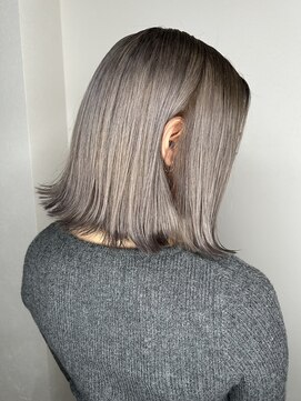 ヘアーデザインルアナ(Hair design Luana.) カーキシルバー