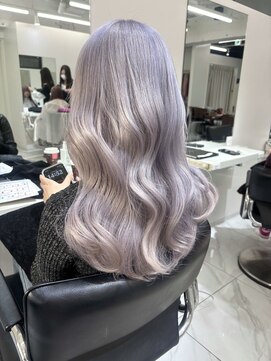 ランテルディ 渋谷(LANTERDIT) ラベンダーシルバー ブリーチ3回 艶カラー