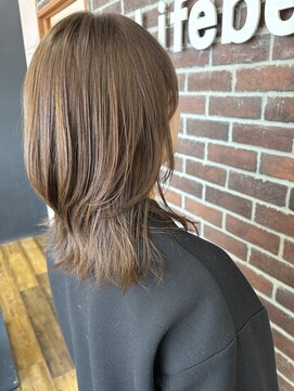 軽さとまとまりを両立したミディアムレイヤー