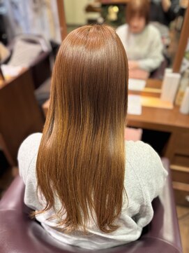 大人に似合うイエローベージュカラー