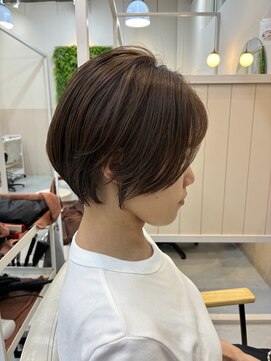 シダ(sida) ショートボブレイヤー　アッシュベージュ