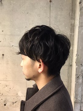 オッソ(OSSO) くせ毛風パーマソフトツーブロックフェザーマッシュ