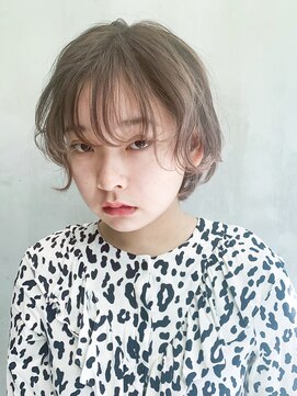 アルバム 銀座(ALBUM GINZA) アンニュイボブ_耳かけウェーブパーマフォギーベージュ_67300