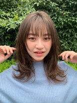 バズ(BUZZ) レイヤーミディと透け感アッシュベージュ【さのあおい】