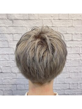 銀座マツナガ 新宿野村ビル店 ハイトーン刈り上げマッシュ