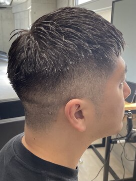 フイ 代々木(Hui) メンズ/アップバング/ツーブロックマッシュ/束感ショート波巻き