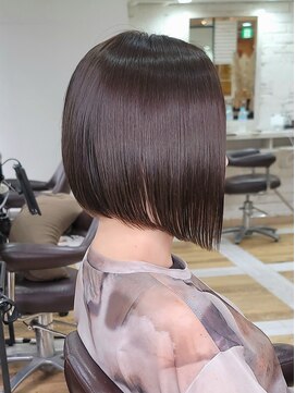 バイエイト(X８) 前下がりボブ　『小川』