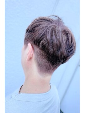 プラーナ 伊勢崎店 フェミニン刈り上げショート