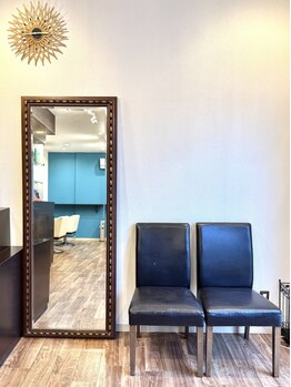 【北34条駅徒歩20秒】女性スタイリスト3人の小さなサロン。大型店が苦手な方でもリラックスできる。