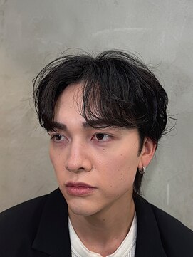 エムクール(M,cooL) センターパート/シャドウパーマ/ナチュラルショート