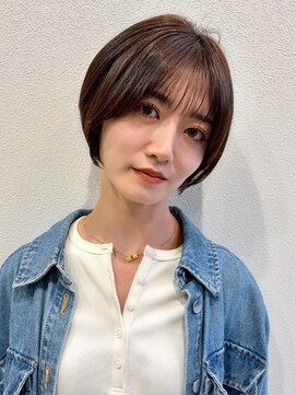 アピィス(appiis) ミルクティーブロンド/ワンホンレイヤーカット/横浜