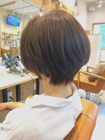 パルフェ(parfait)&nbsp;前下がり/ショート/30代/40代