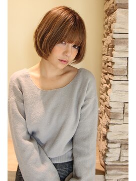 レウナ 外苑前(Reuna) 30代に人気ニュアンスカールで大人可愛いショートボブ