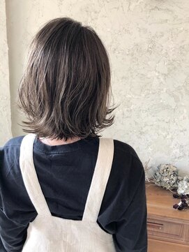コエ 元町 石川町 (Koe.) くびれボブ/透け感アッシュ/流れるレイヤー【元町/石川町】