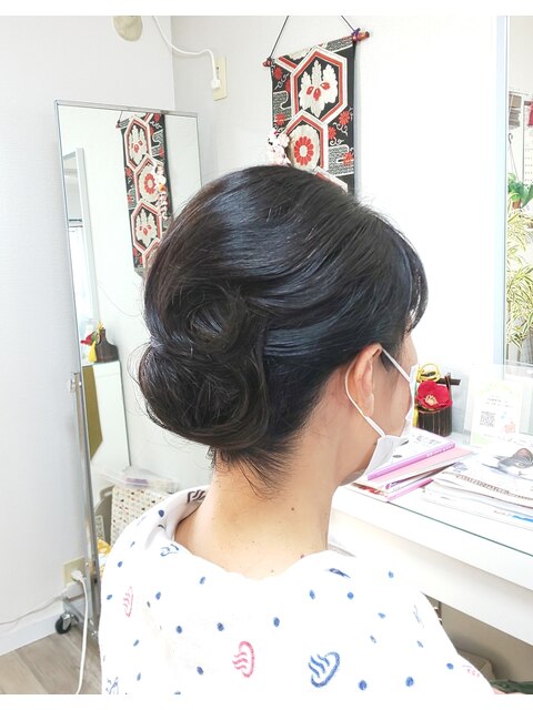 新郎新婦の母に！品のあるショートヘアーアップ(夜会/シニヨン)