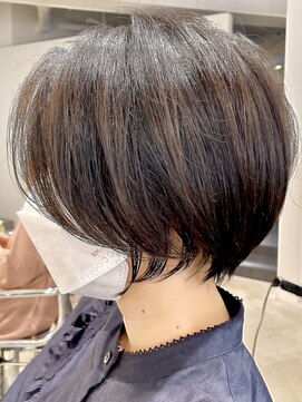 ストレータ バイ マリオ(Strata by mario) ［横山］丸みショート